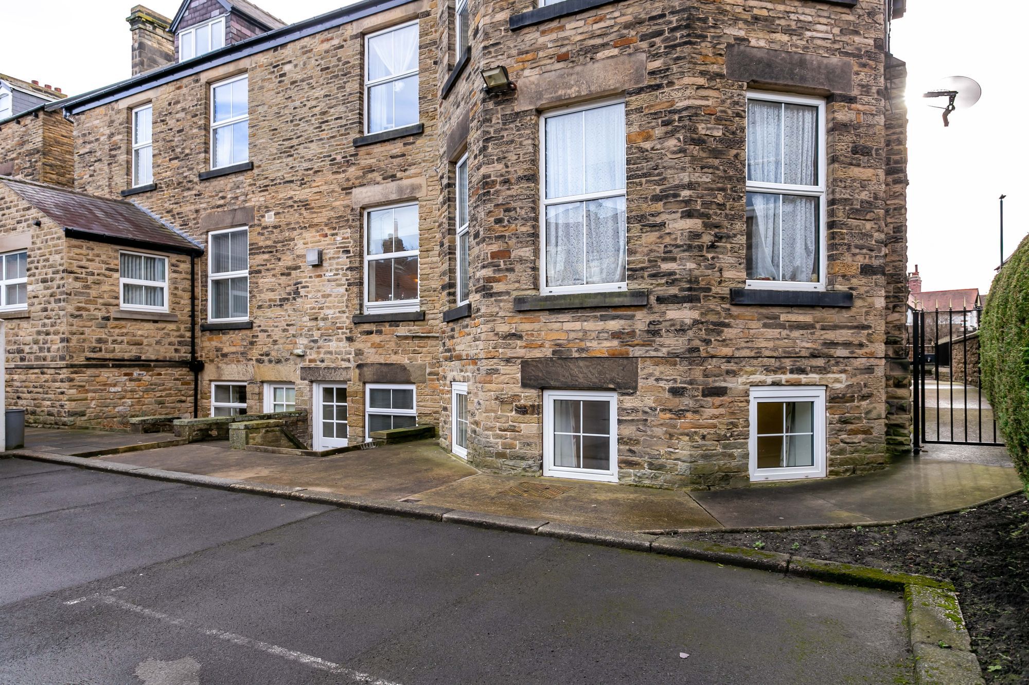1 bed flat for sale in East Parade, Harrogate HG1 Zoopla