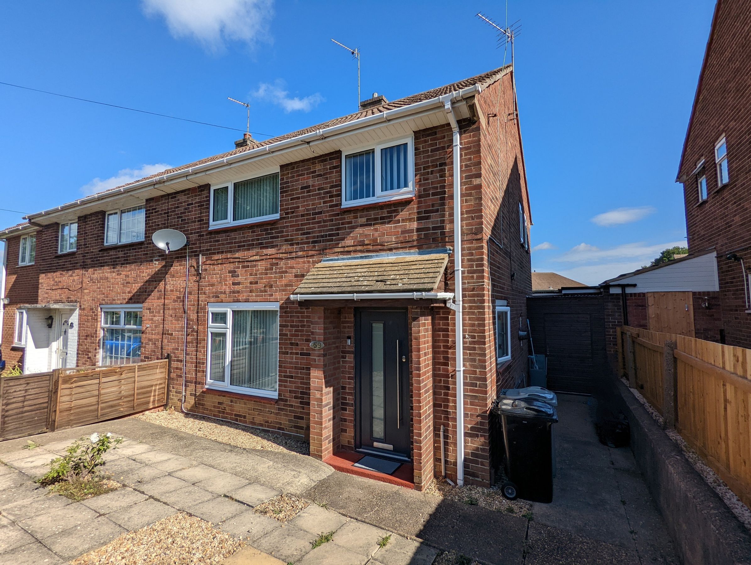 3 bed semidetached house to rent in Queensway, Grantham NG31 Zoopla