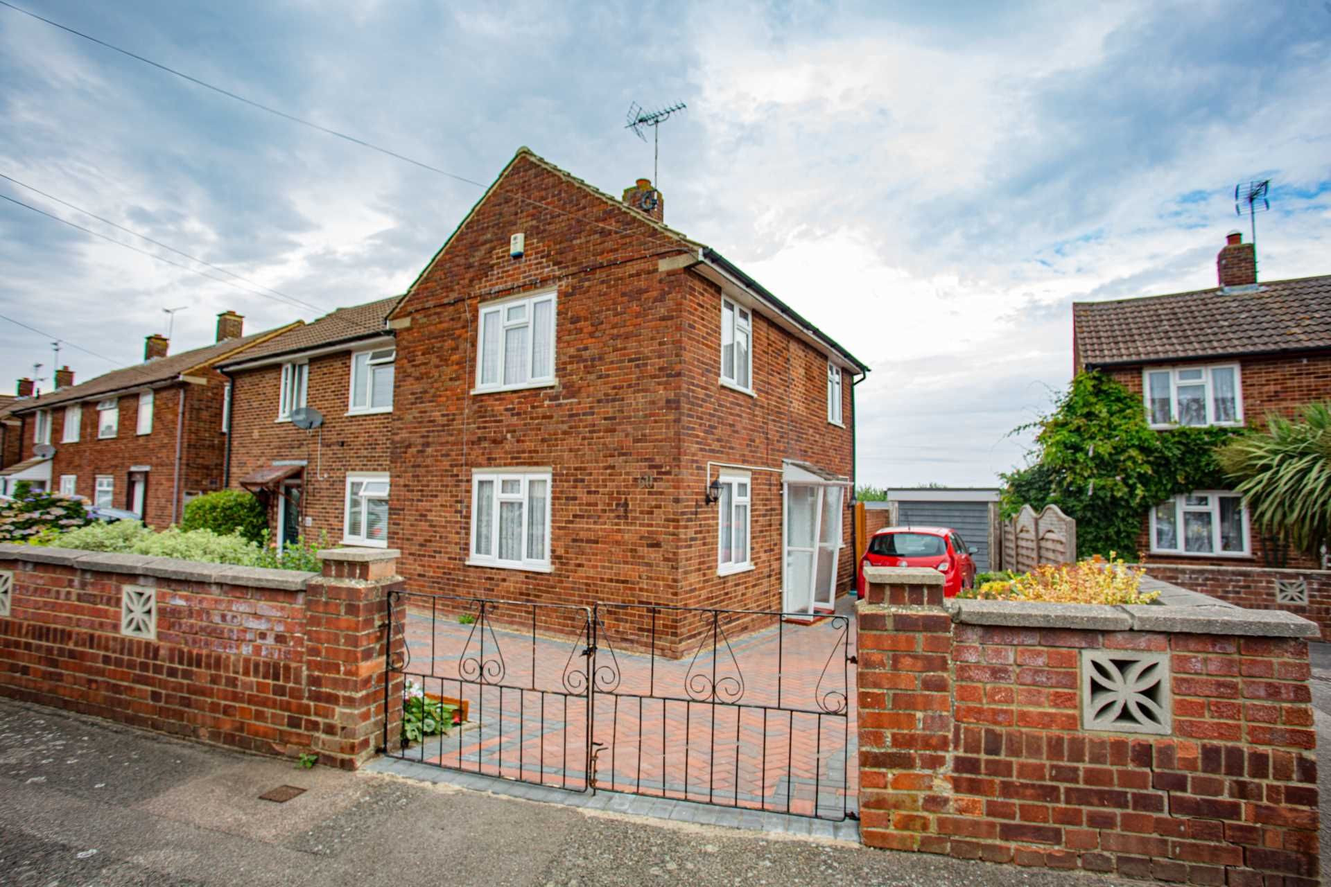 2 bed semidetached house for sale in Thornham Road, Twydall ME8 Zoopla