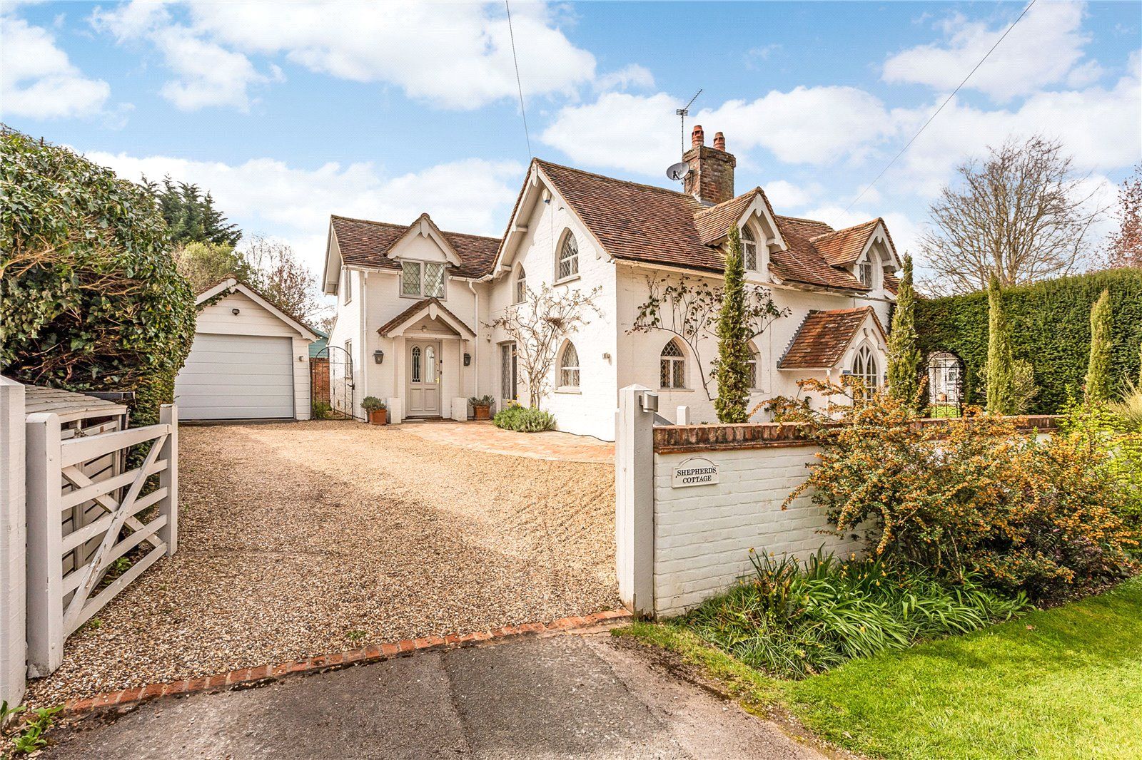 5 bed detached house for sale in Jubilee Road, Littlewick Green