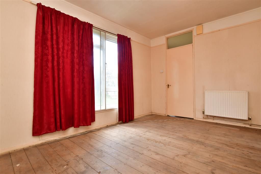 3 bed semidetached house for sale in Halcot Avenue, Bexleyheath, Kent