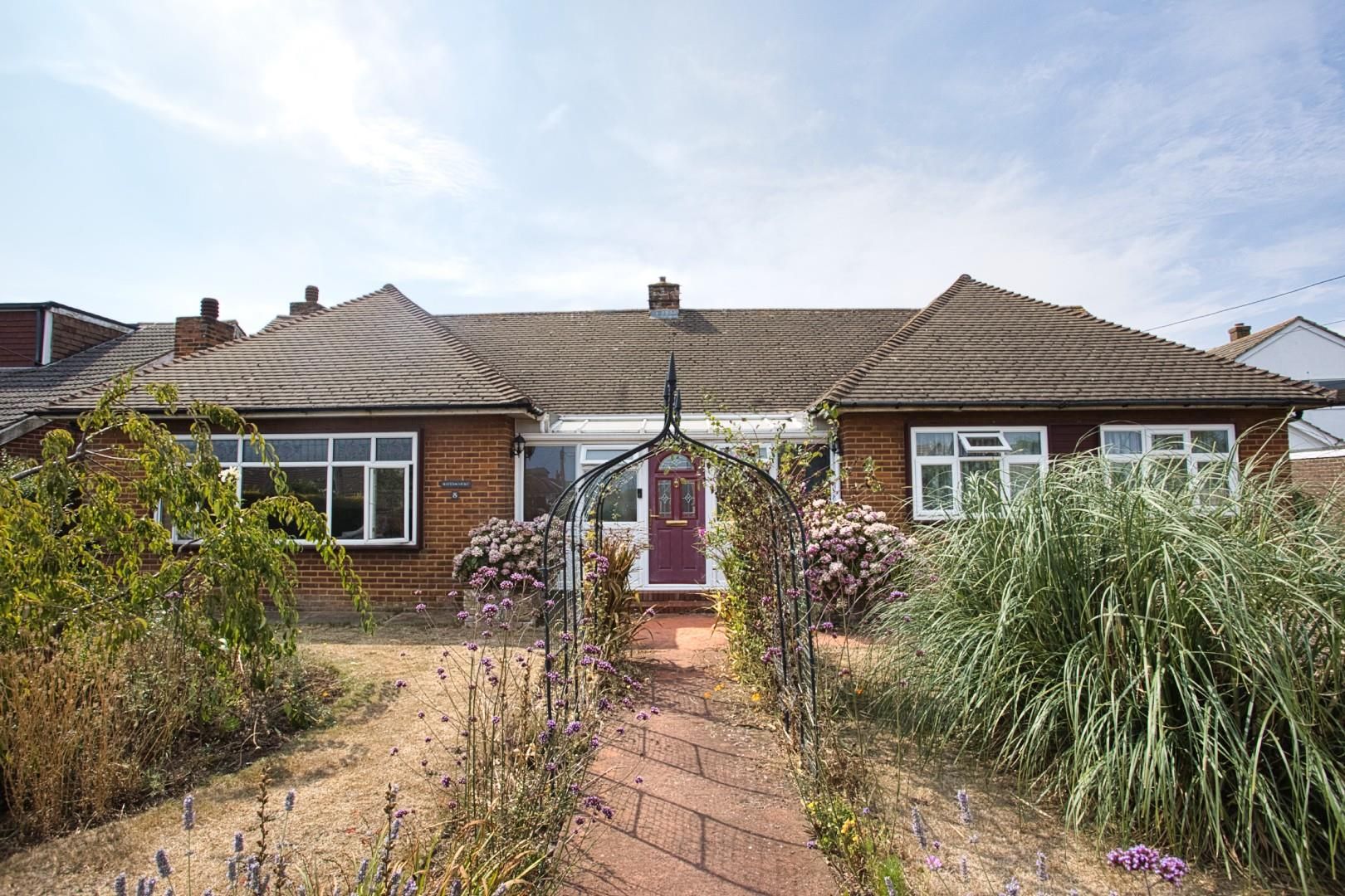 4 bed detached bungalow for sale in Victoria Road, CapelLeFerne