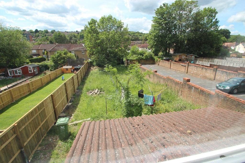 3 bed semidetached house to rent in Hughenden Road, High HP13