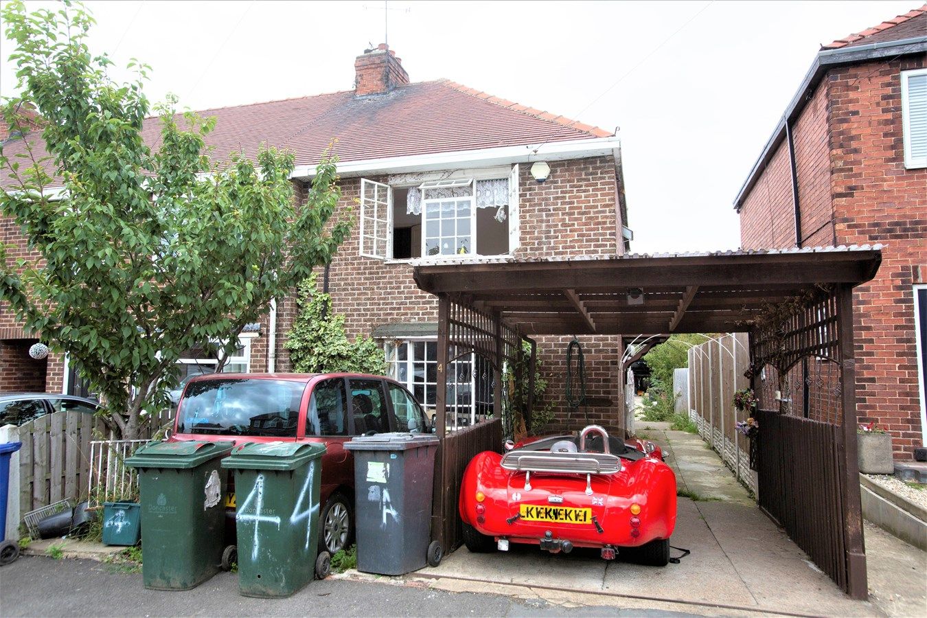 3 bed end terrace house for sale in Manor Road, Harlington, Doncaster