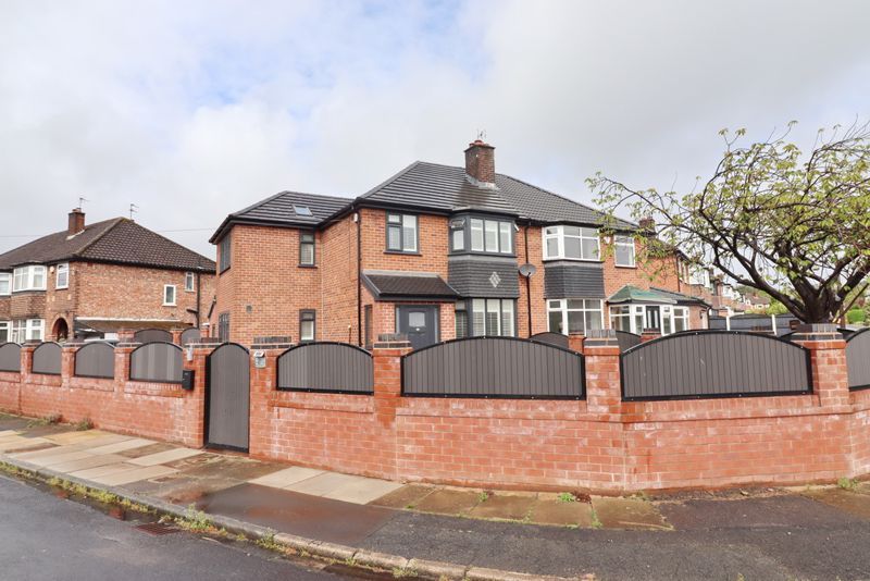 4 bed semidetached house for sale in Greenacre Lane, Worsley