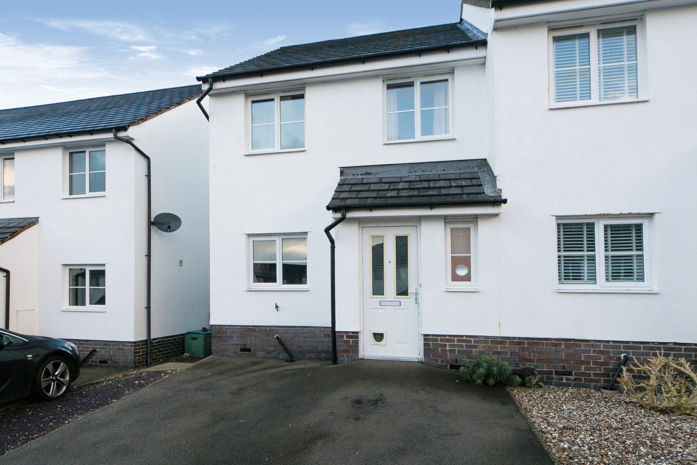 3 bed semidetached house for sale in Maes Y Goron, Lixwm, Holywell