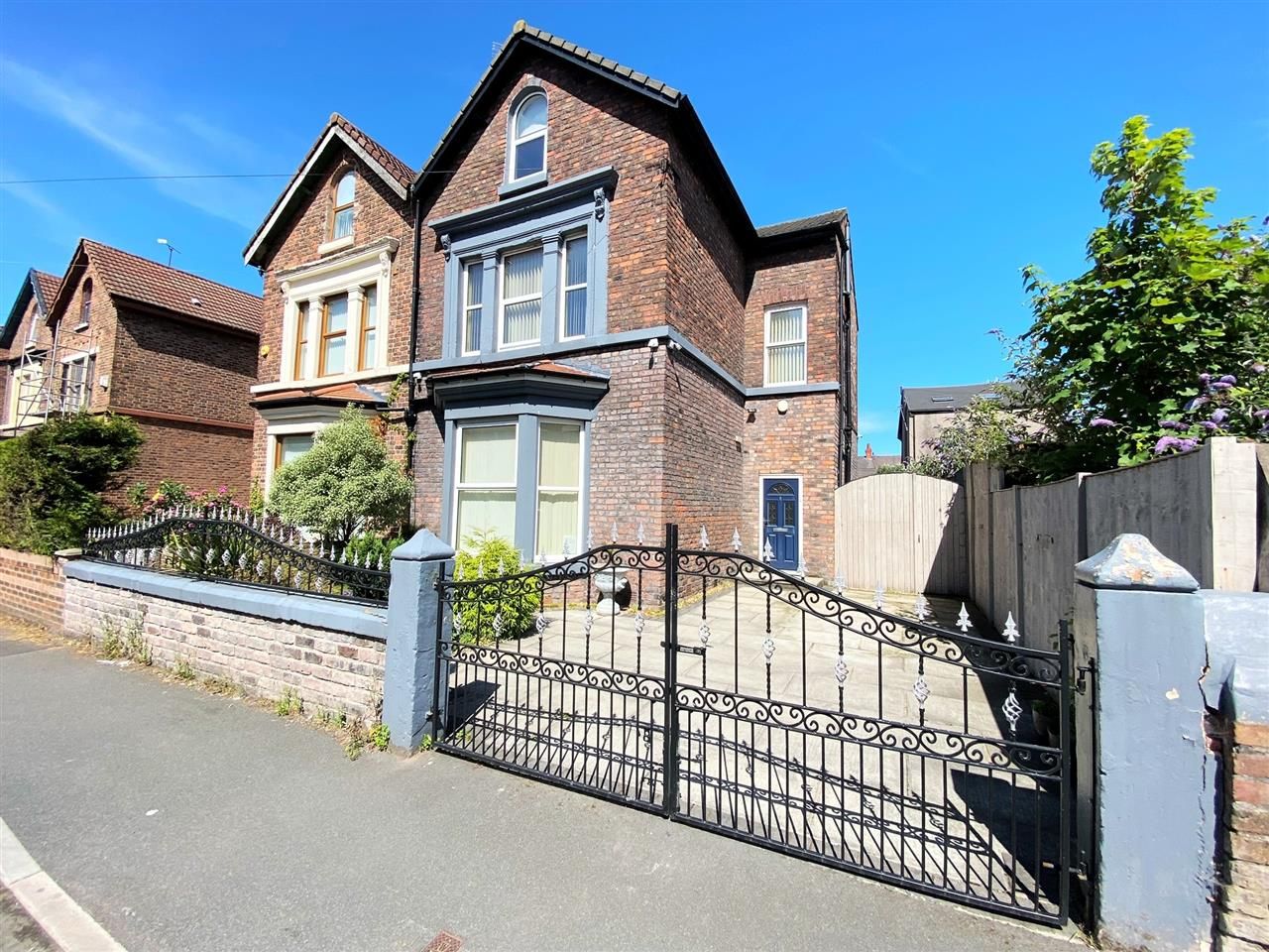 6 bed semidetached house for sale in Osborne Road, Tuebrook, Liverpool