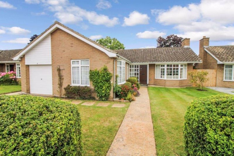 3 bed bungalow for sale in Hillhouse Gardens, Pakefield, Lowestoft NR33