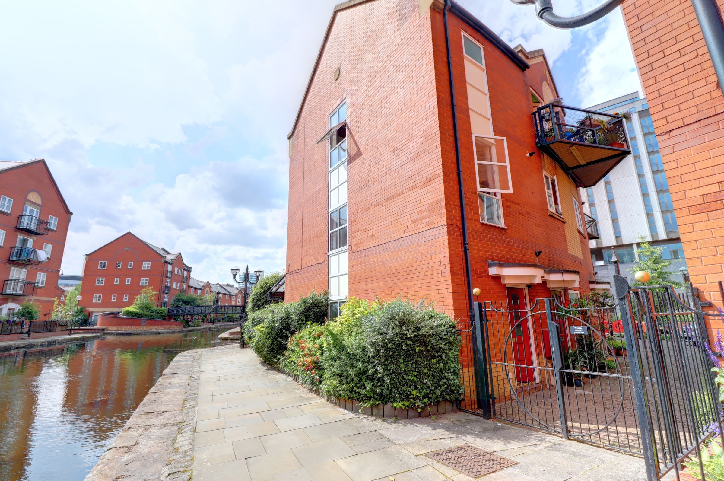 Millbank St, Piccadilly Village Manchester M1  