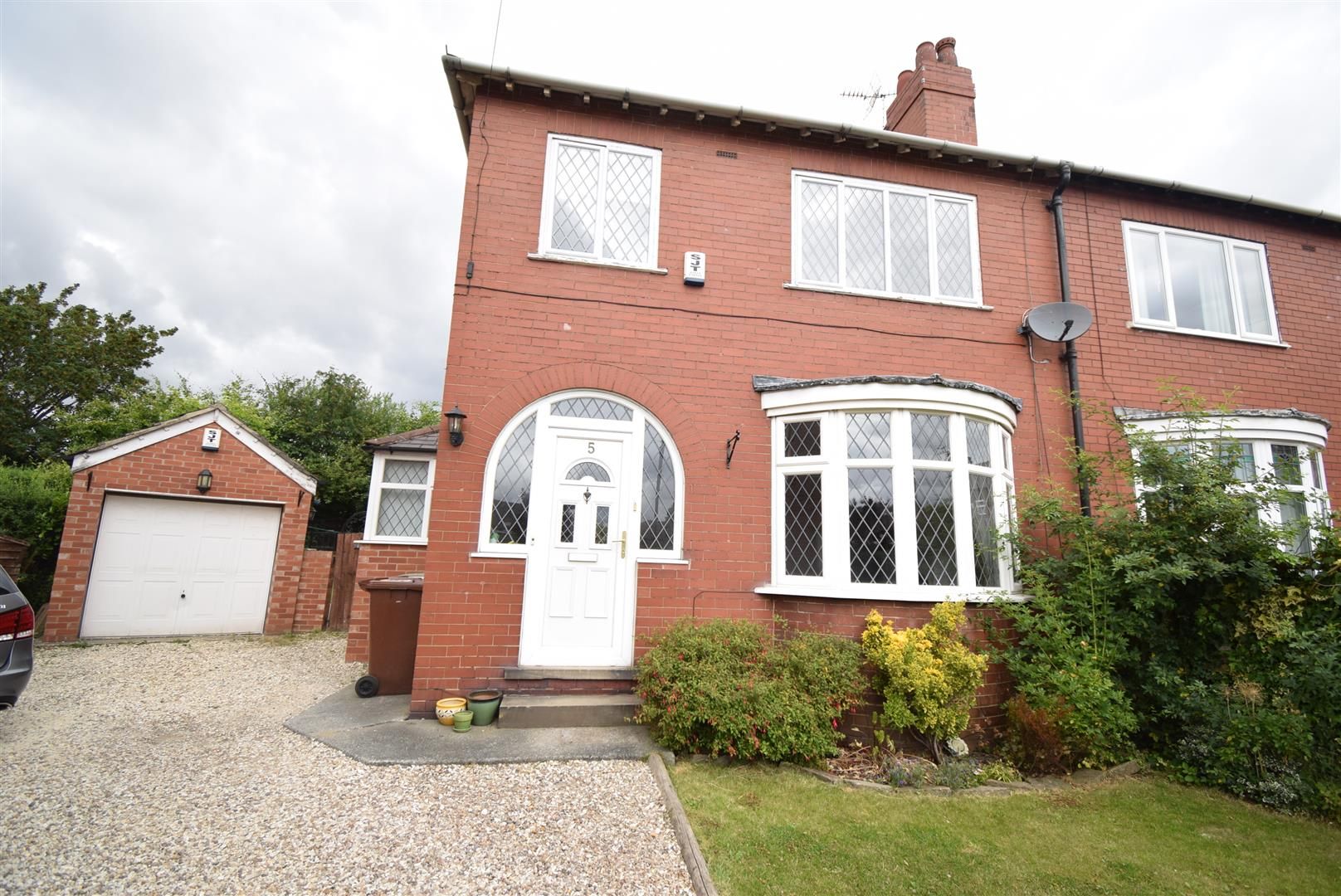 3 bed property to rent in Oakwood, Horbury Road, Wakefield WF2 Zoopla