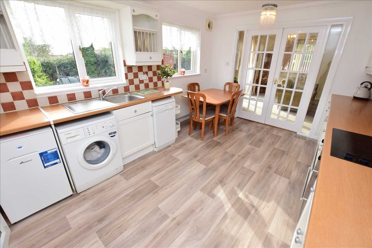 3 bed bungalow for sale in Boghall Road, Braidwood, Carluke ML8 Zoopla