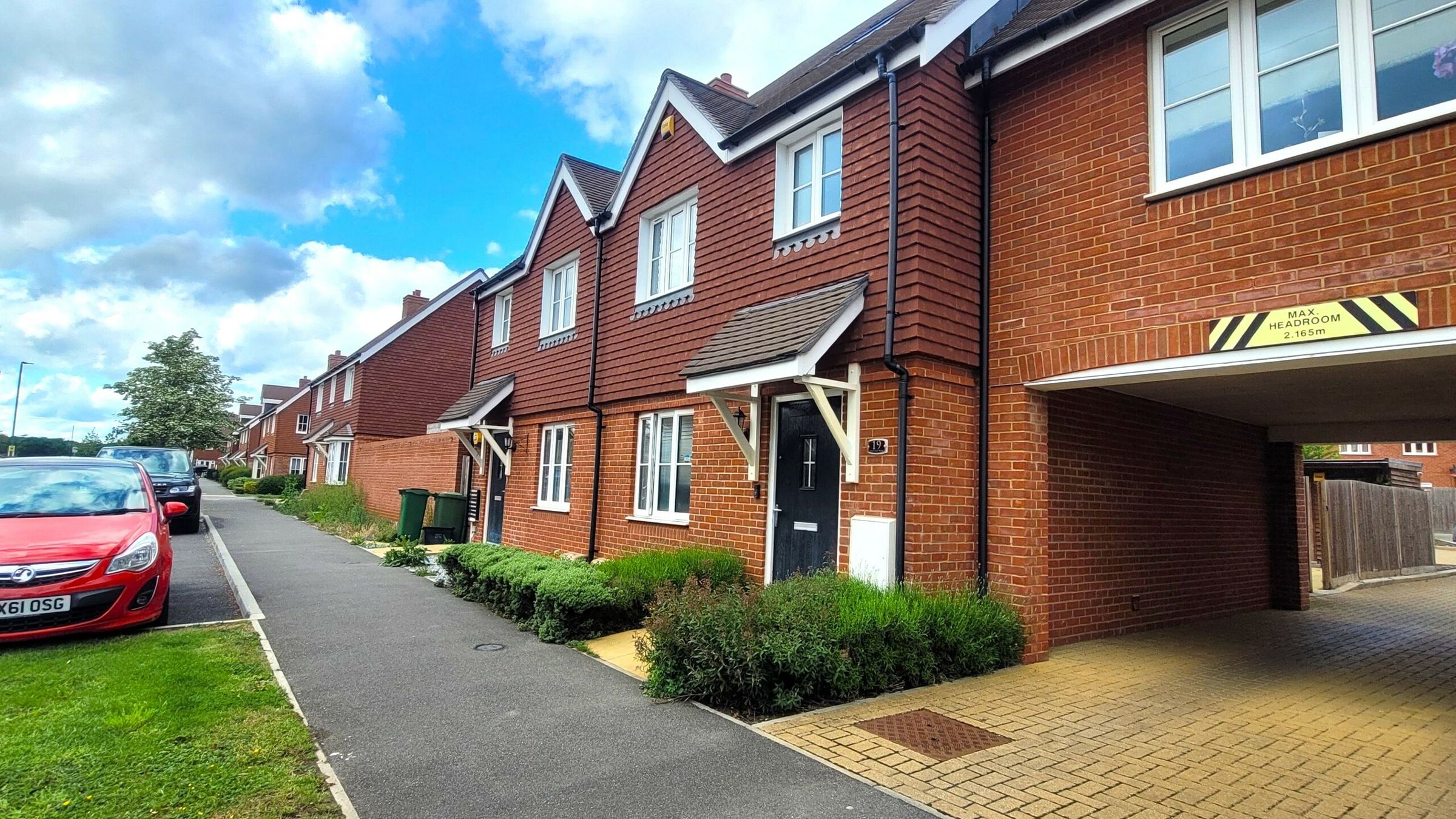 3 bed semidetached house for sale in Westvale Road, Horley RH6 Zoopla