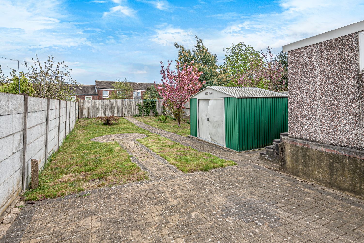 3 bed semidetached house for sale in College Park Close, London SE13