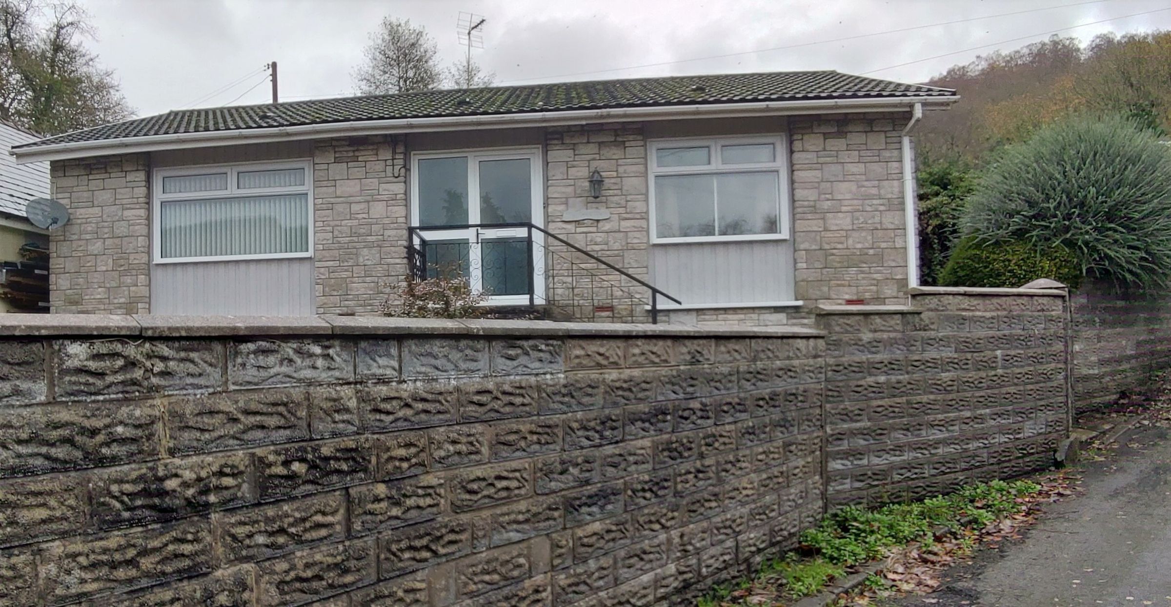 2 bed bungalow to rent in Aberffrwd Road, Caegarw, Mountain Ash CF45