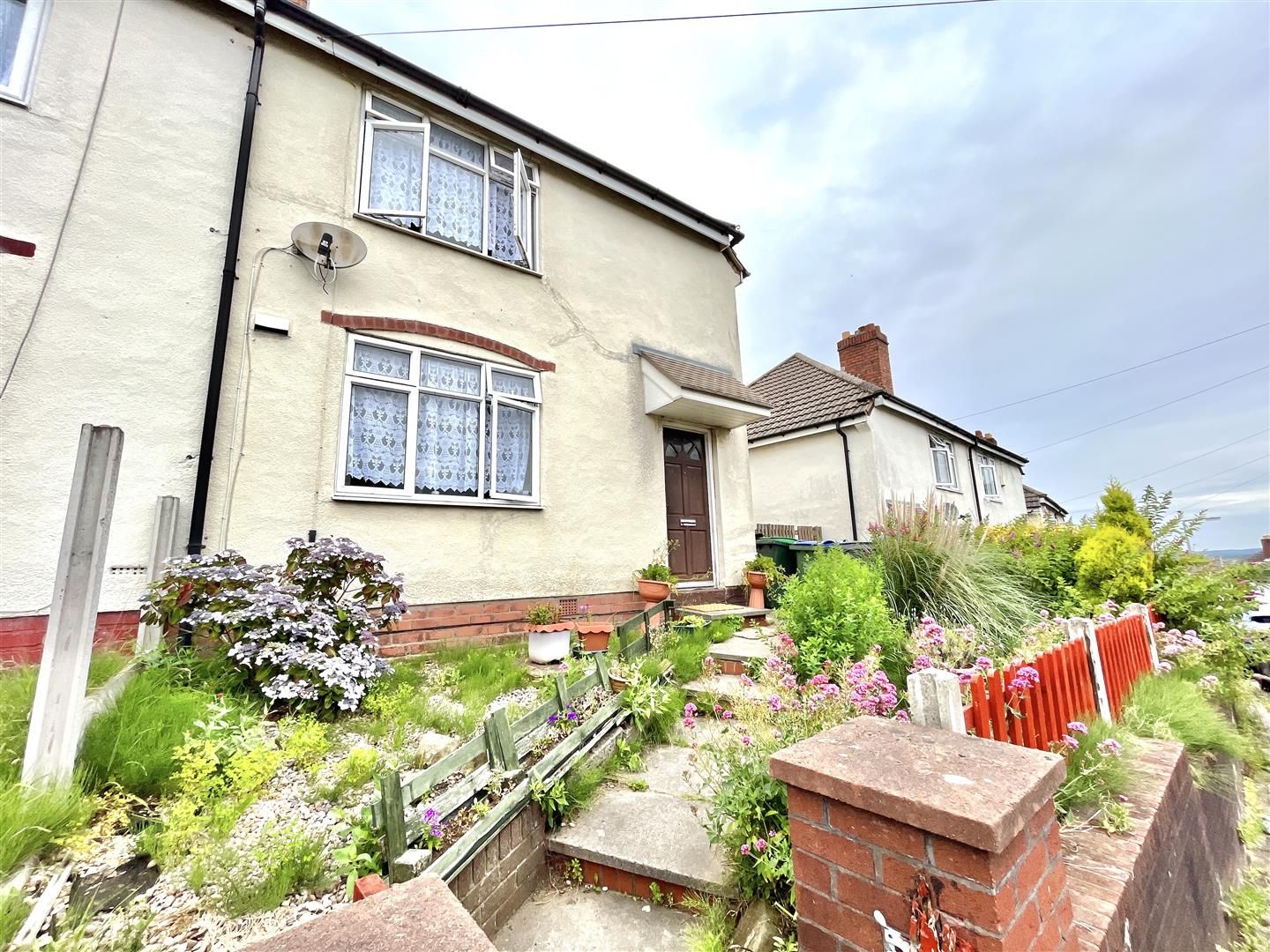 3 bed semidetached house for sale in Linden Avenue, Tividale, Oldbury