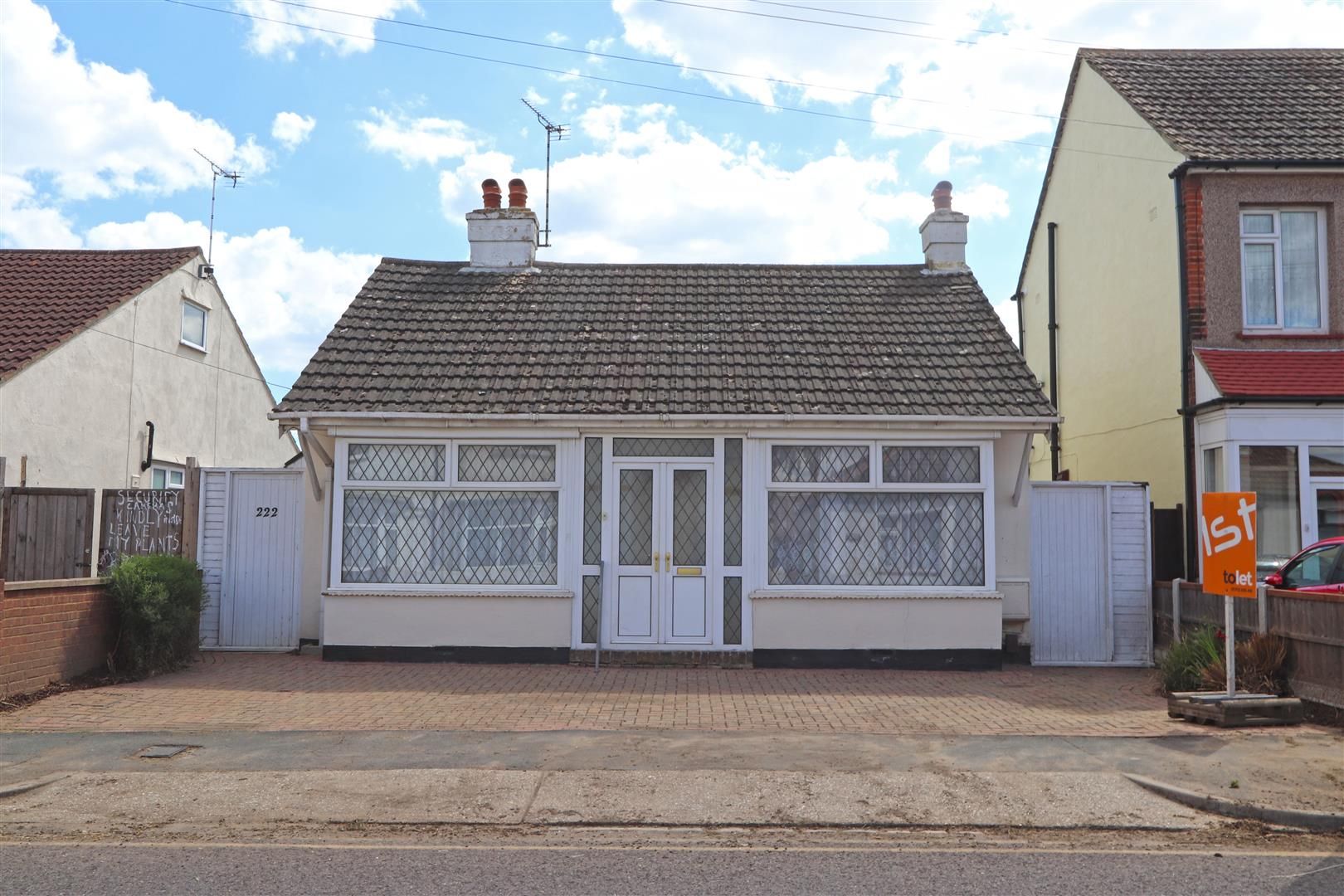 2 bed bungalow to rent in North Avenue, SouthendOnSea SS2 Zoopla