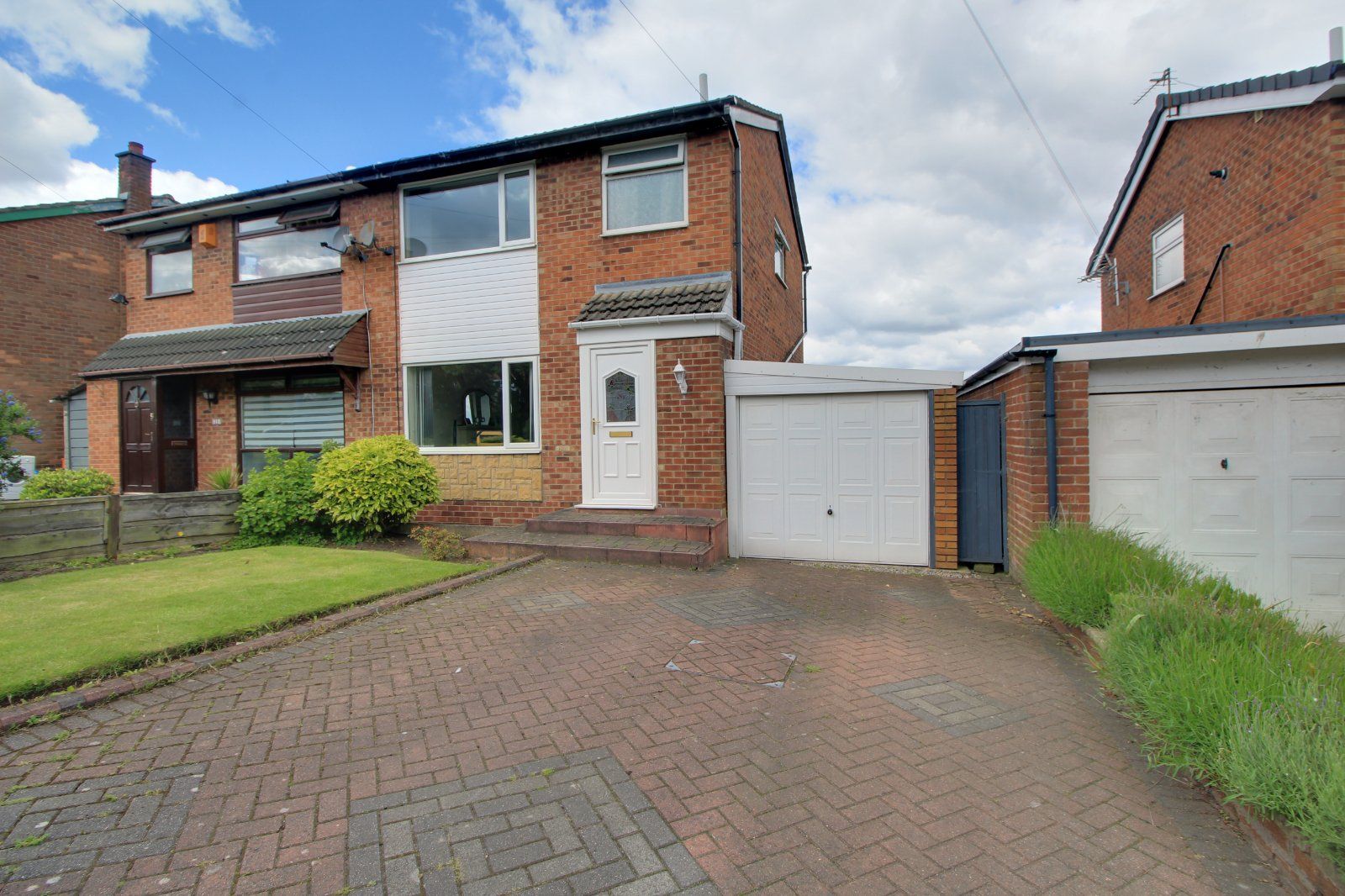 3 bed semidetached house for sale in Blenheim Close, Bury, Greater
