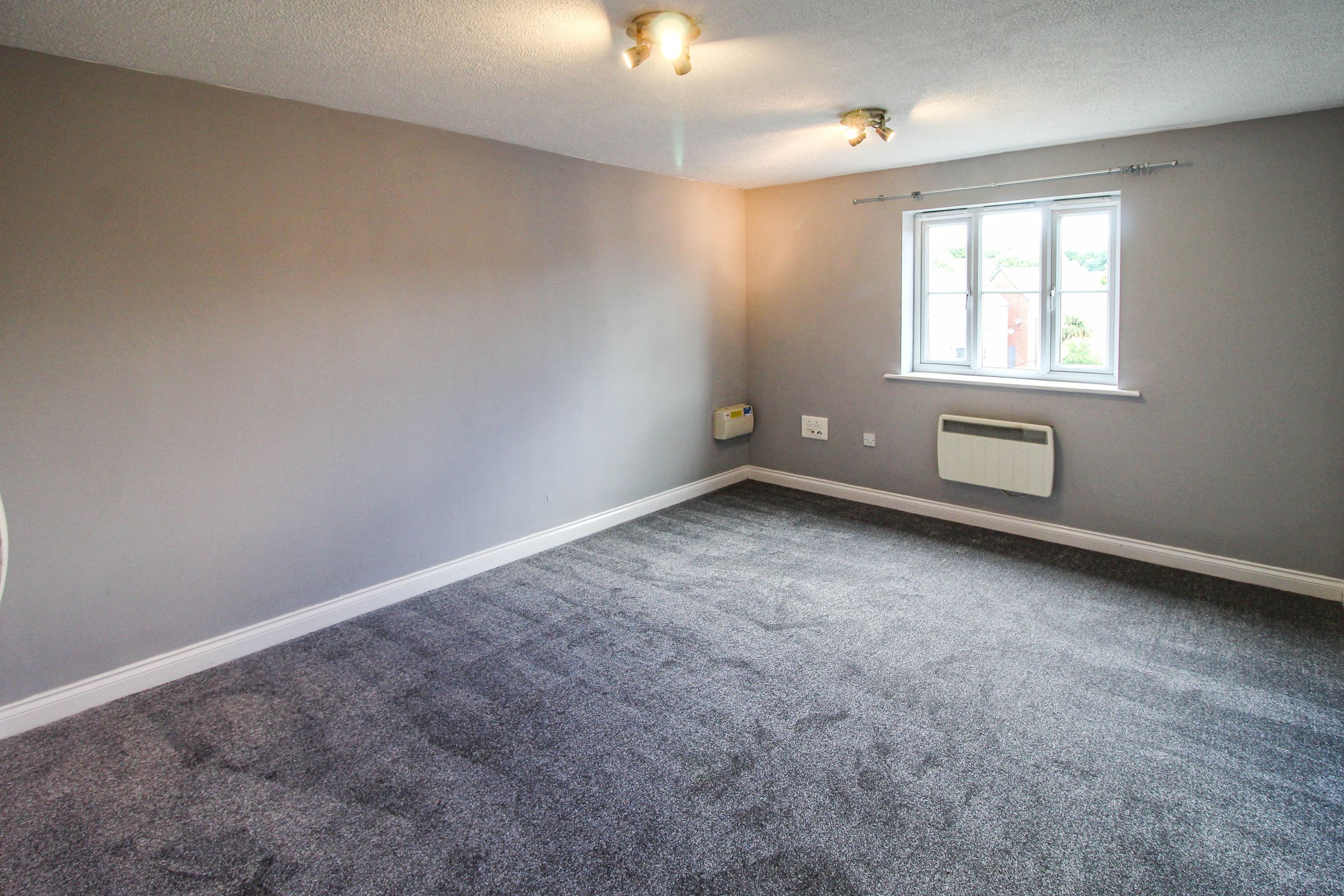 2 bed flat to rent in Rosebay Close, Royton, Oldham OL2 Zoopla