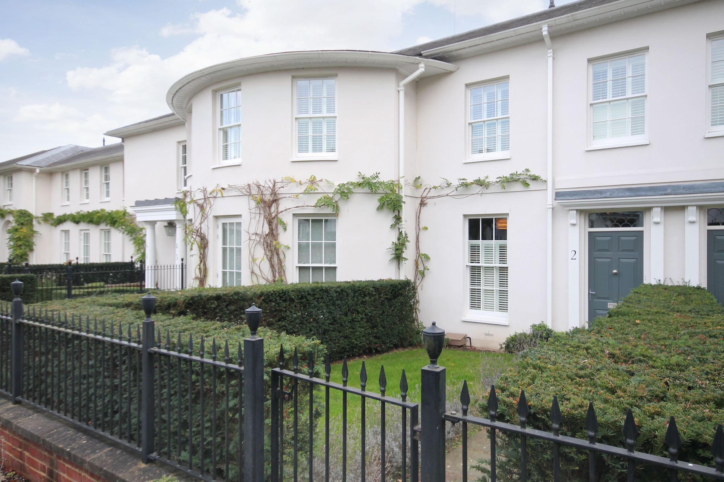 2 bed terraced house to rent in Westhumble Street, Westhumble, Dorking