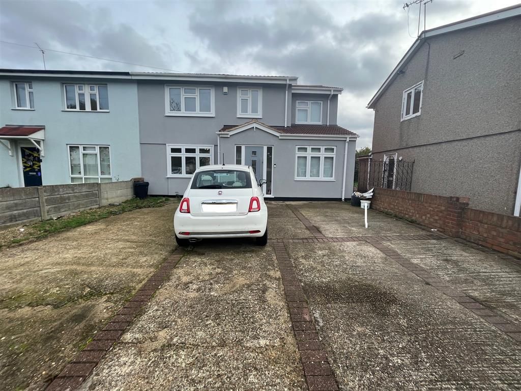 4 bed semidetached house for sale in Saunton Road, Hornchurch, Essex