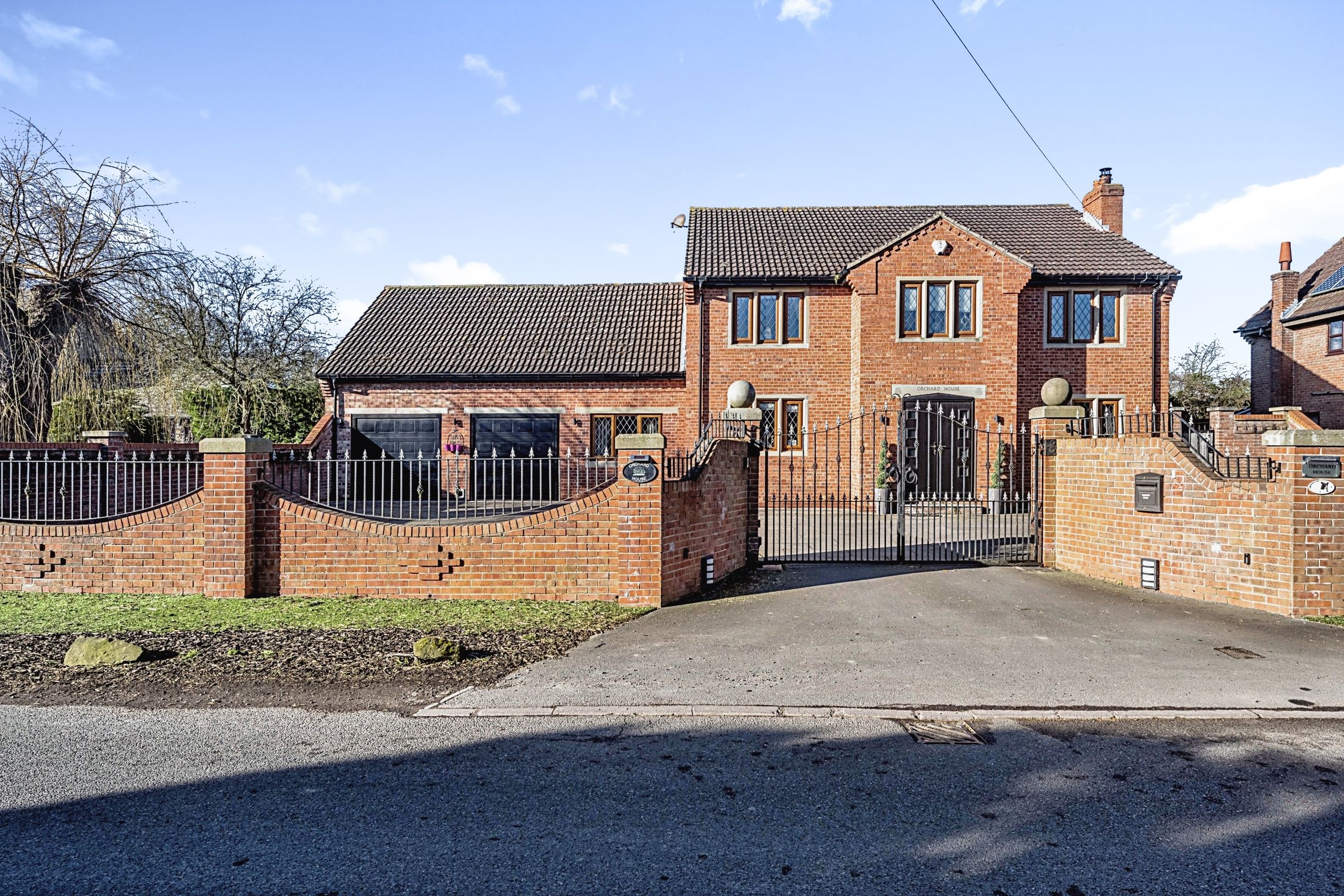 5 bed detached house for sale in Thorpe In Balne, Doncaster DN6 Zoopla