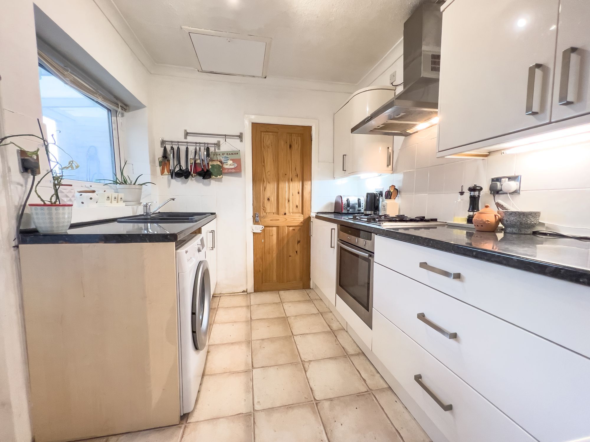 2 bed cottage for sale in Dormans Park Road, East Grinstead RH19 Zoopla