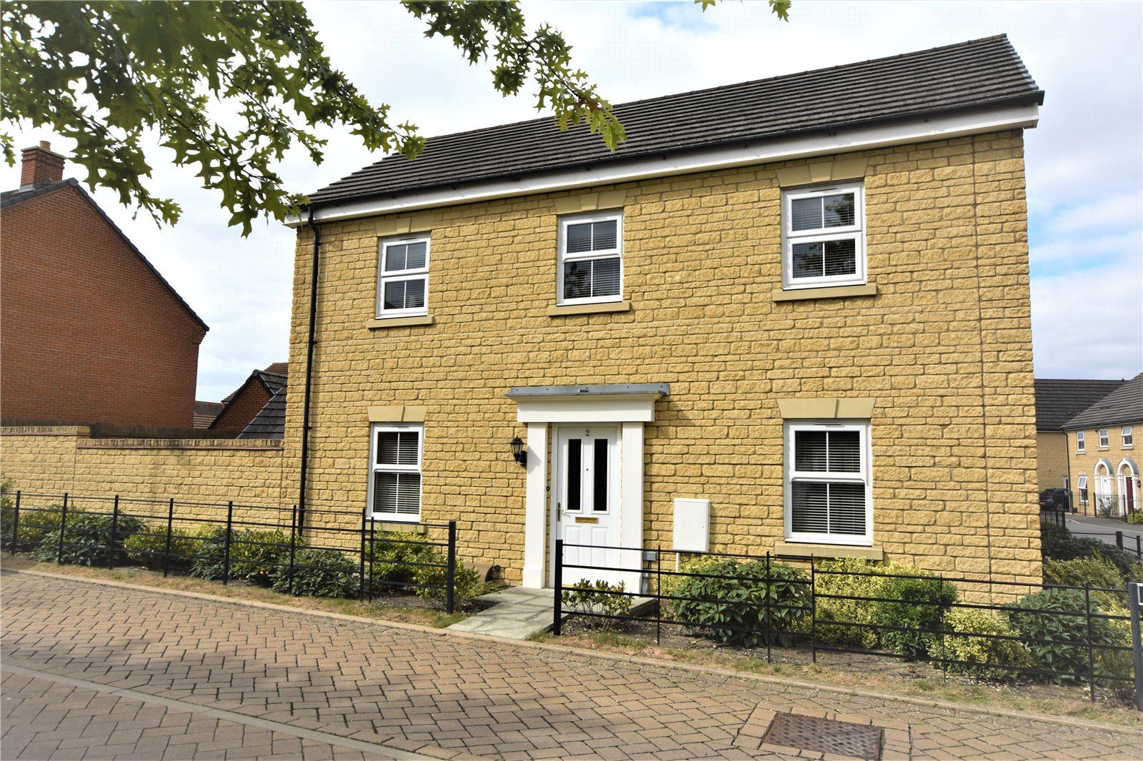 4 bed detached house for sale in The Avenue, Didcot OX11 Zoopla