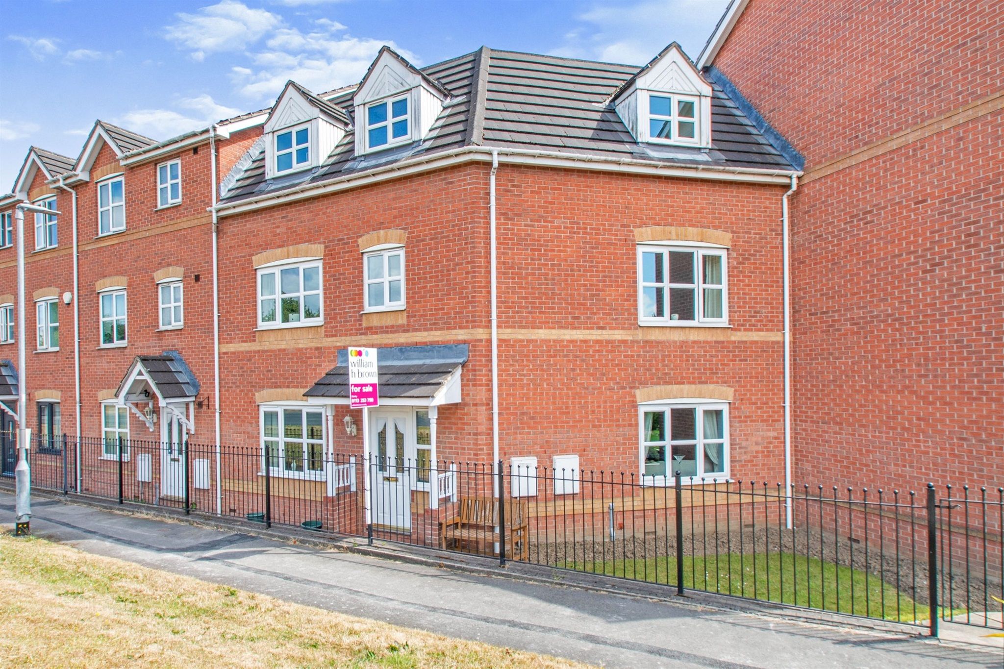 4 bed town house for sale in Gascoigne Road, Thorpe, Wakefield WF3 Zoopla
