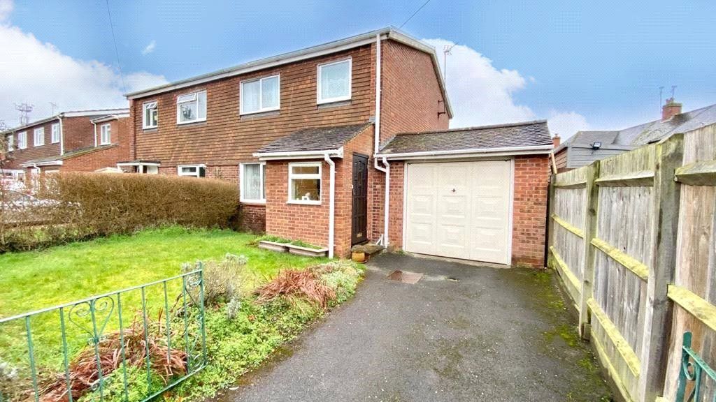 3 bed semidetached house for sale in Robin Hood Way, Winnersh