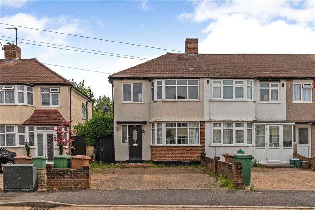 3 bed end terrace house for sale in Alexandra Avenue, Sutton, Surrey