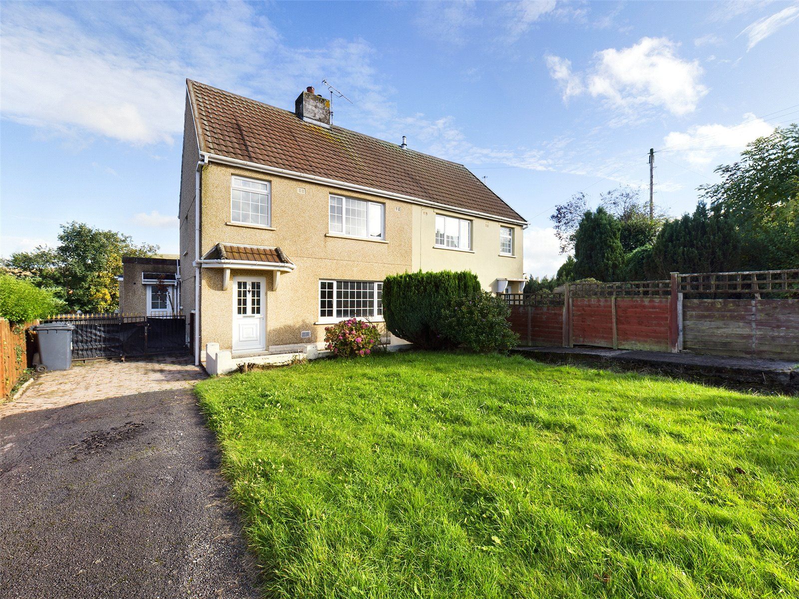 3 bed semidetached house for sale in Waen Fawr, Nantyglo, Gwent NP23