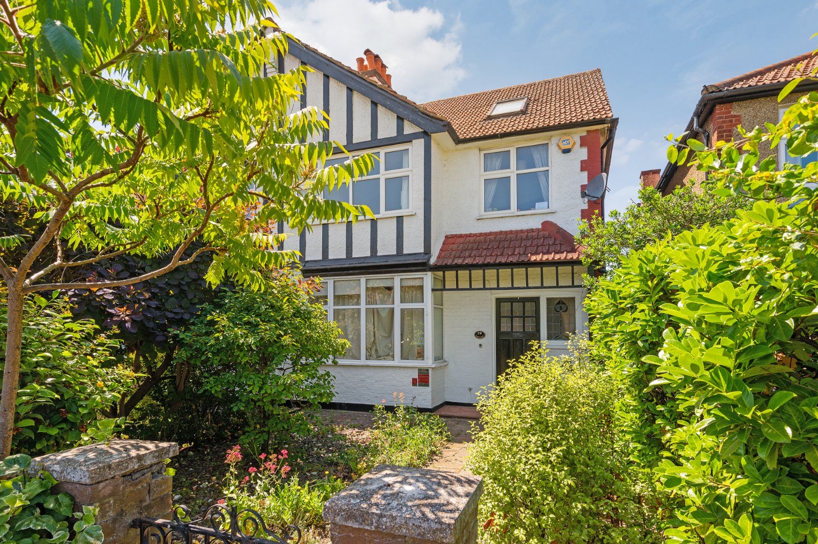 4 bed semidetached house for sale in Poplar Road, Merton Park, London