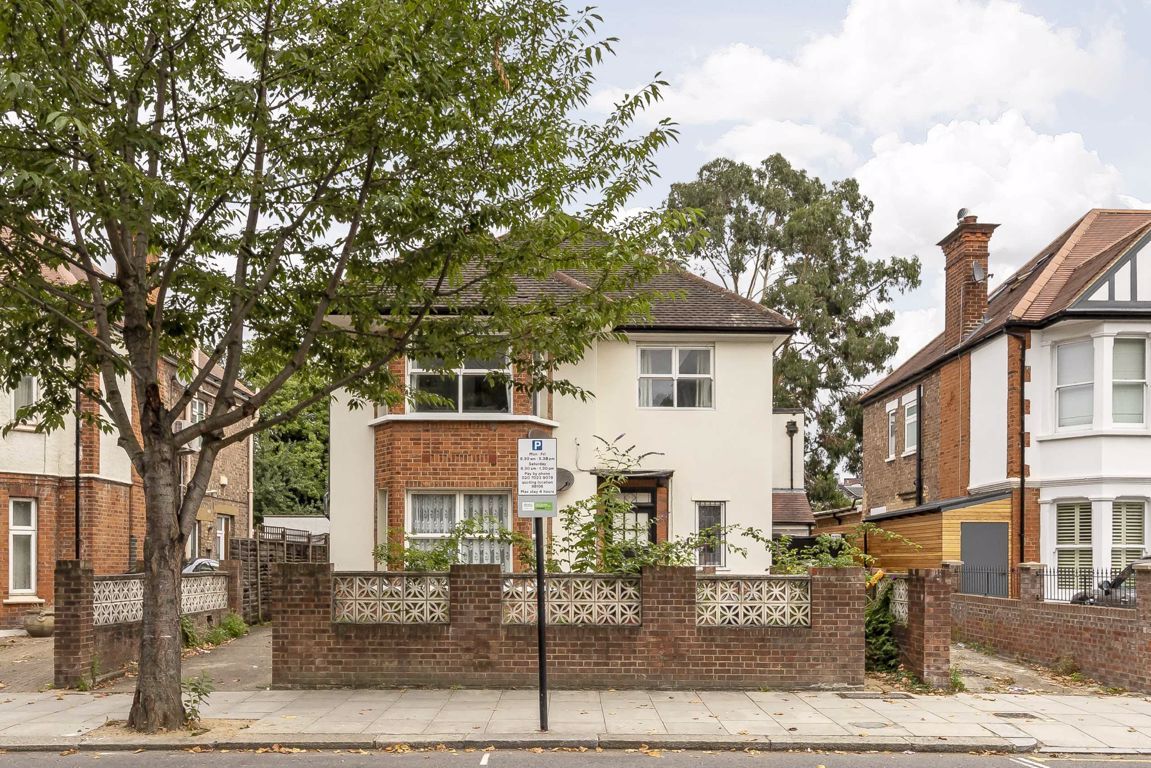 3 bed flat to rent in St. Quintin Avenue, London W10 Zoopla