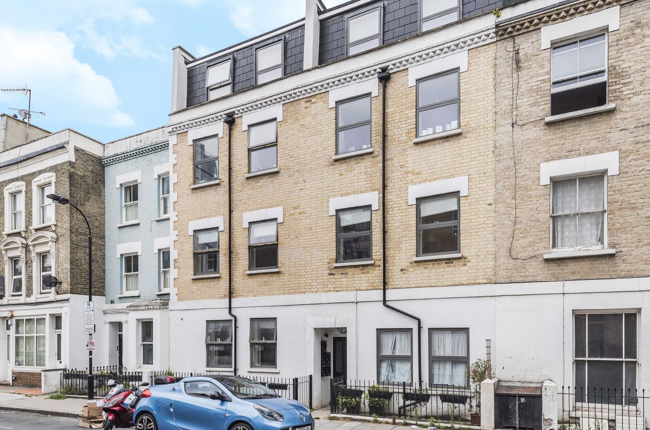 2 bed flat for sale in Seagrave Road, Hammersmith, Hammersmith And