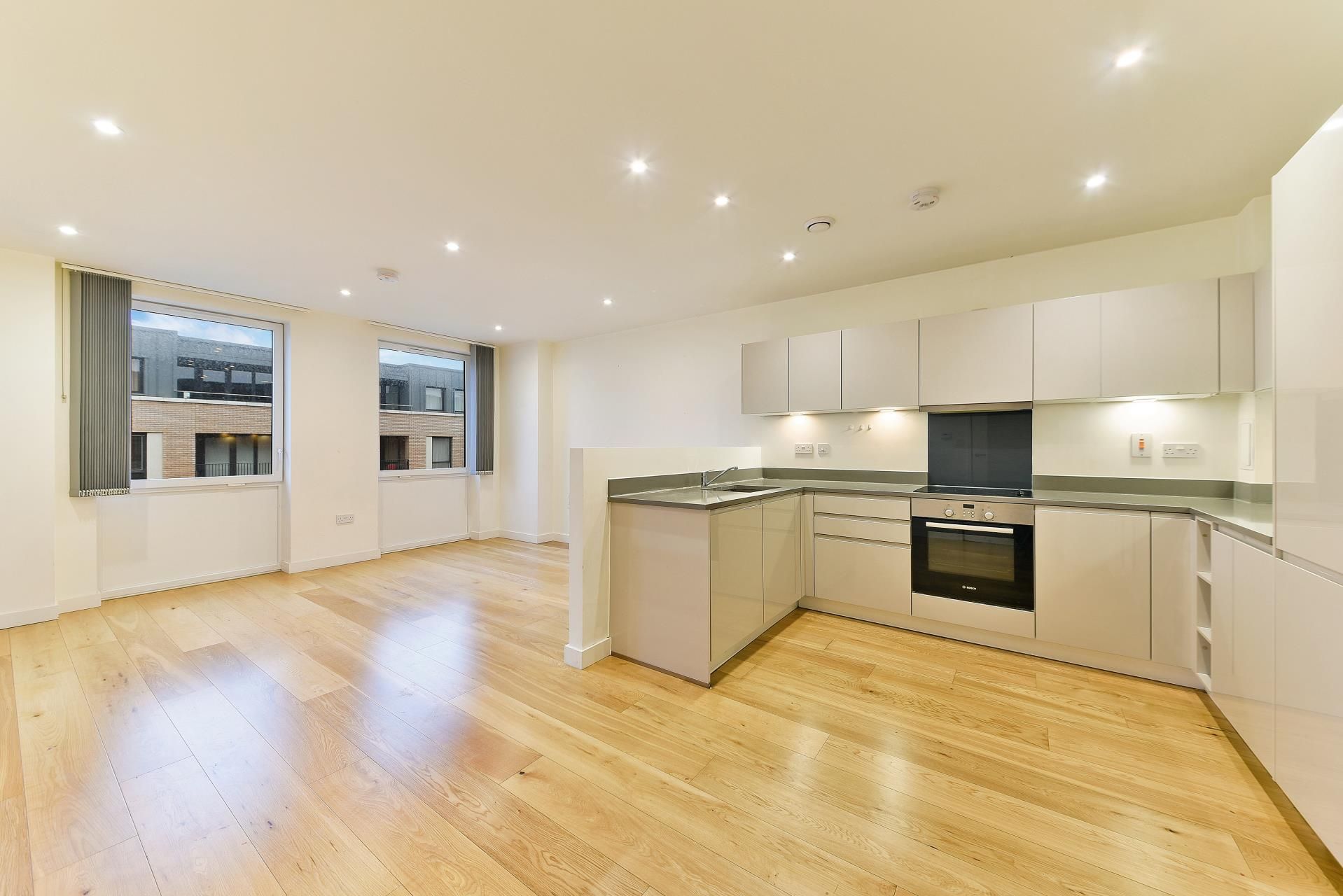 1 bed flat to rent in Pemberton House, Holman Drive, Southall, Ealing