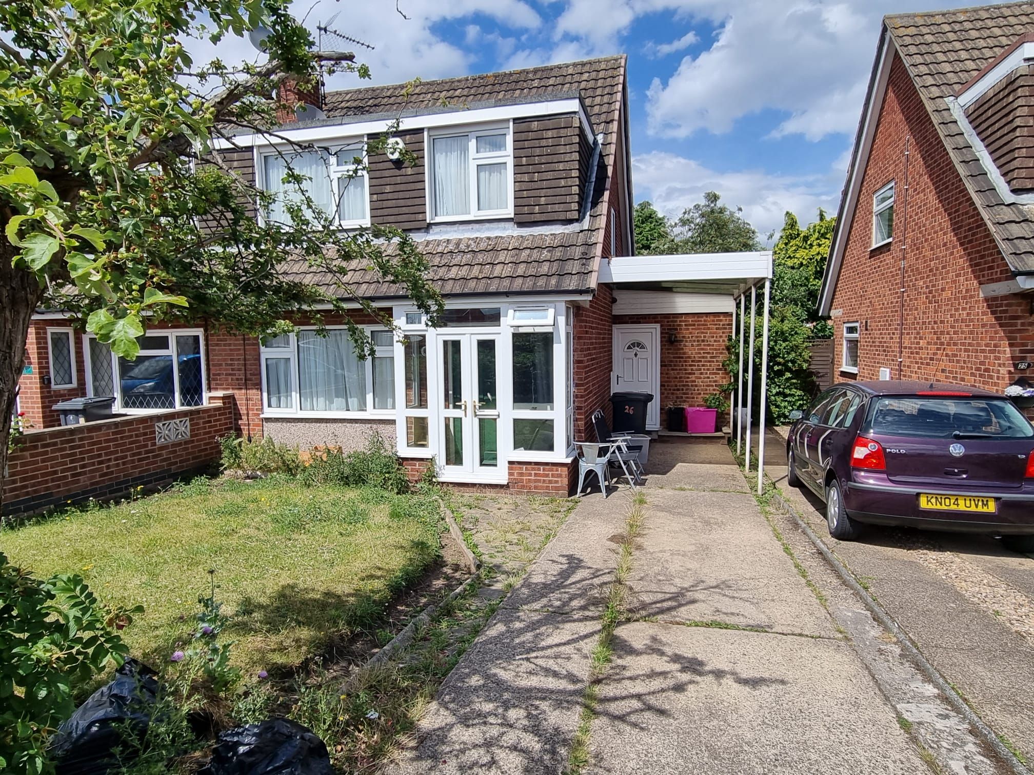 3 bed semidetached house to rent in Thompson Close, Rushey Mead
