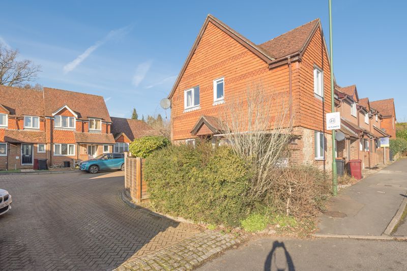 2 bed flat to rent in Tavern Court, Fernhurst, Haslemere GU27 Zoopla