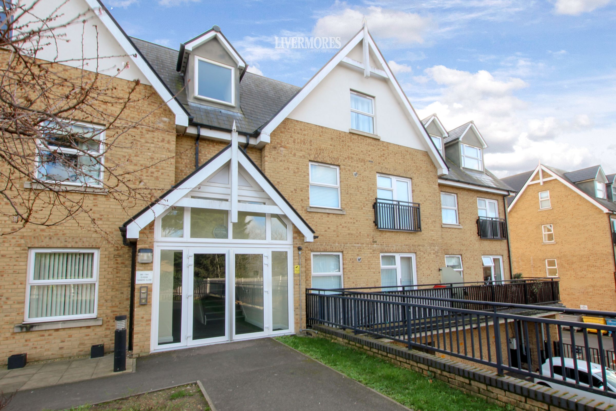 Studio for sale in Tanners Close, Crayford DA1 Zoopla