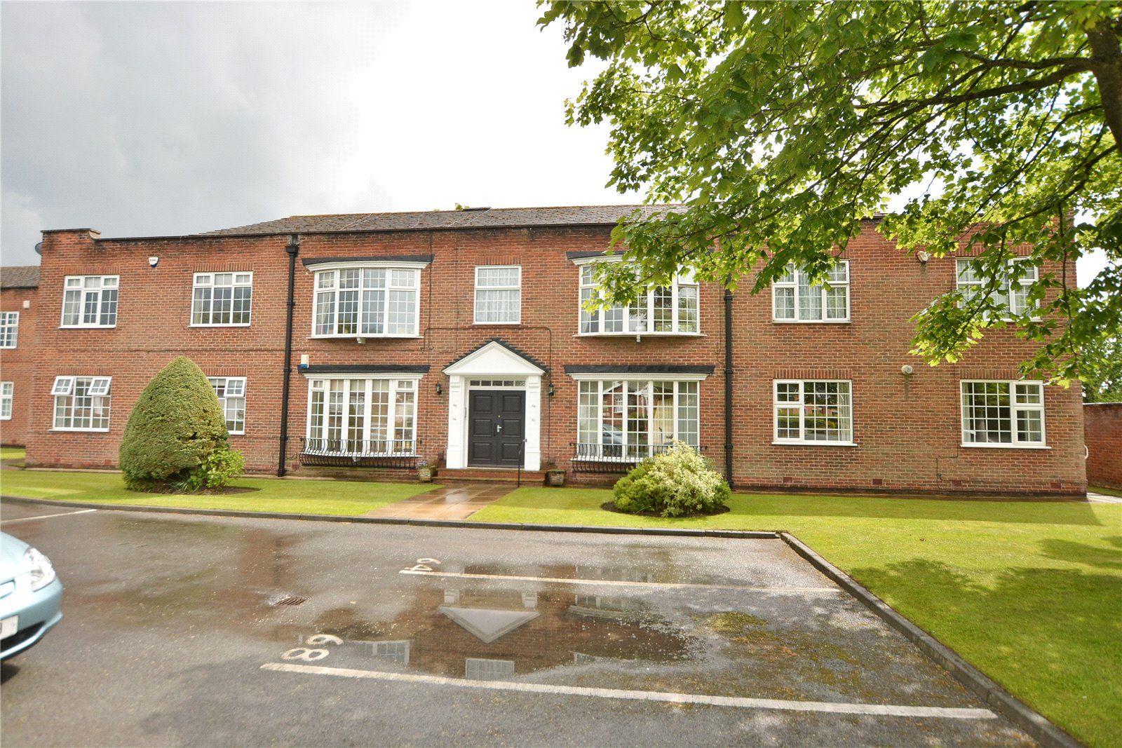 3 bed flat for sale in Sandmoor Lane, Alwoodley, Leeds, West Yorkshire