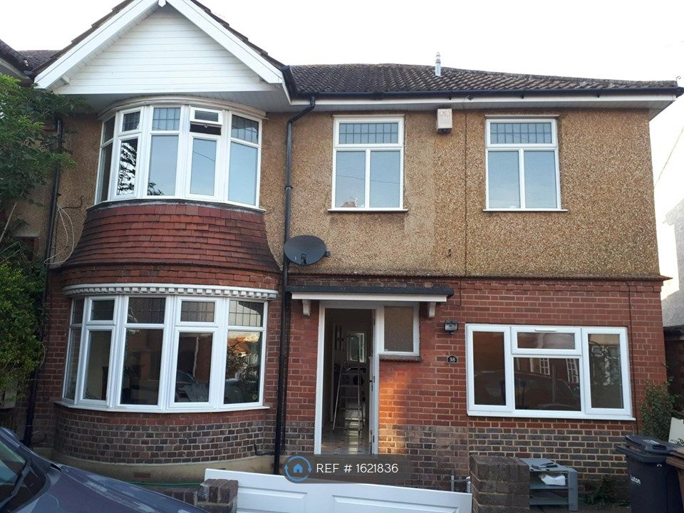 5 bed semidetached house to rent in Alton Road, Luton LU1 Zoopla