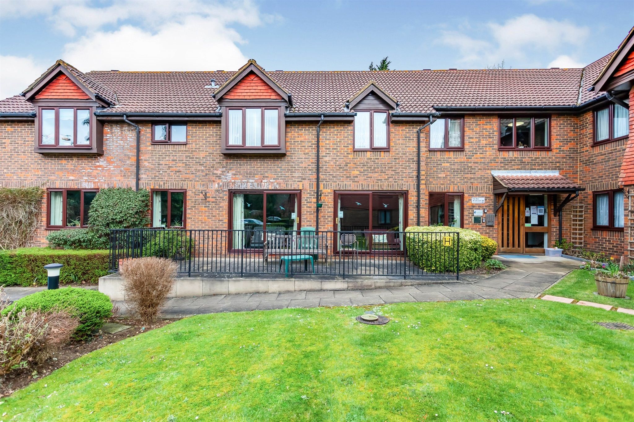2 bed property for sale in Ransom Close, Watford WD19 Zoopla