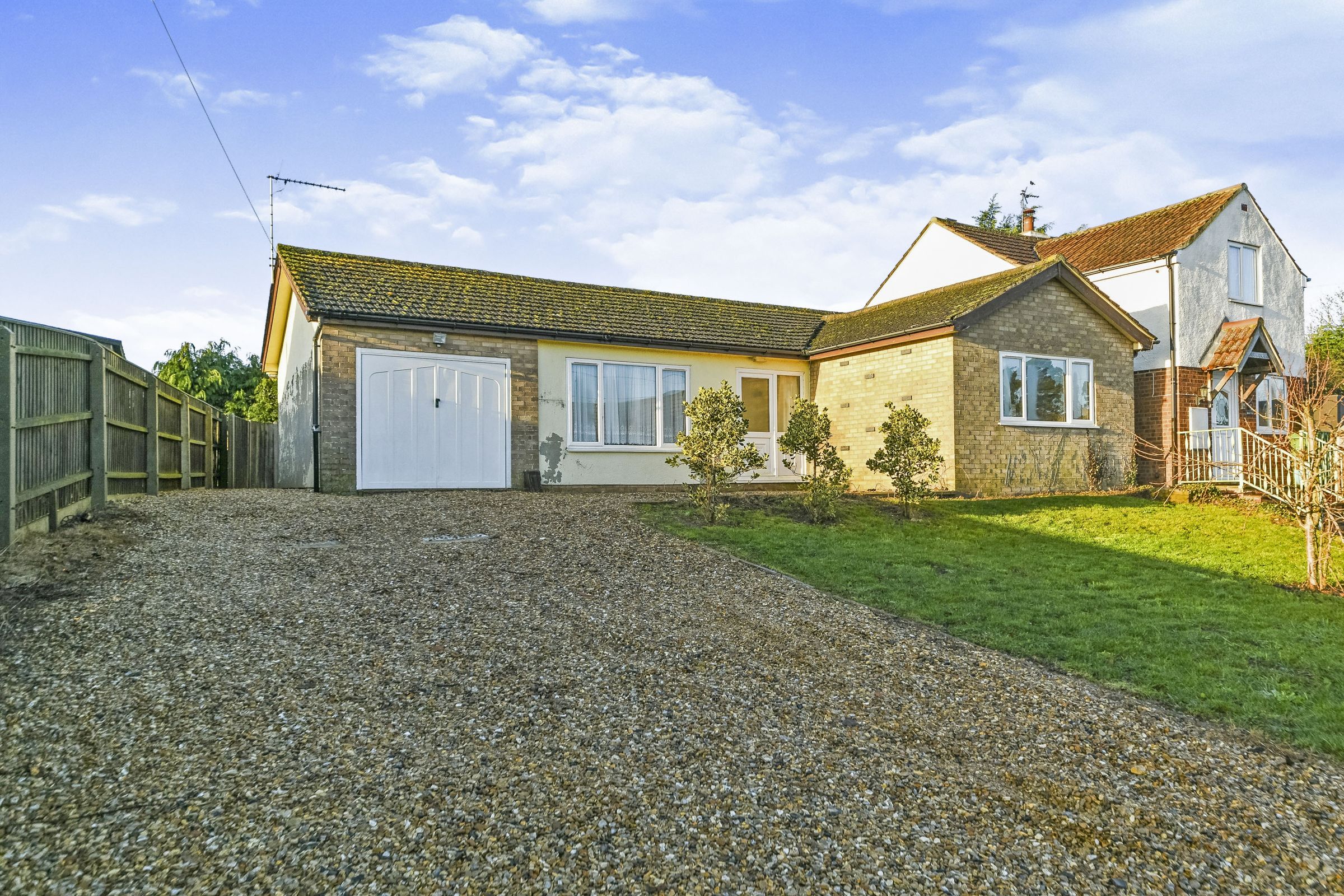 2 bed bungalow for sale in Low Road, Walpole Cross Keys, King's Lynn