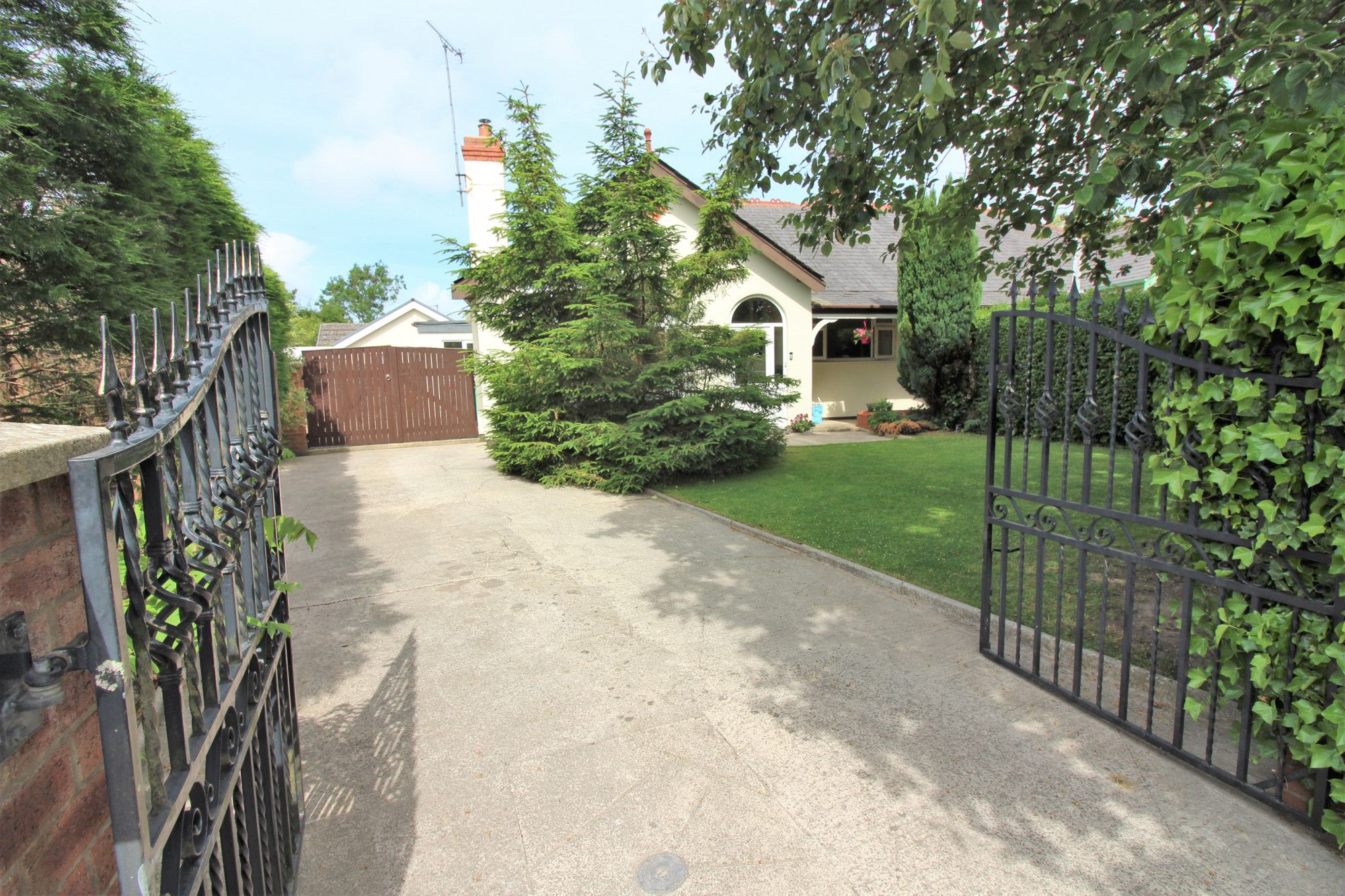 3 bed bungalow for sale in Lyndene Stanah Road, Thornton FY5 Zoopla