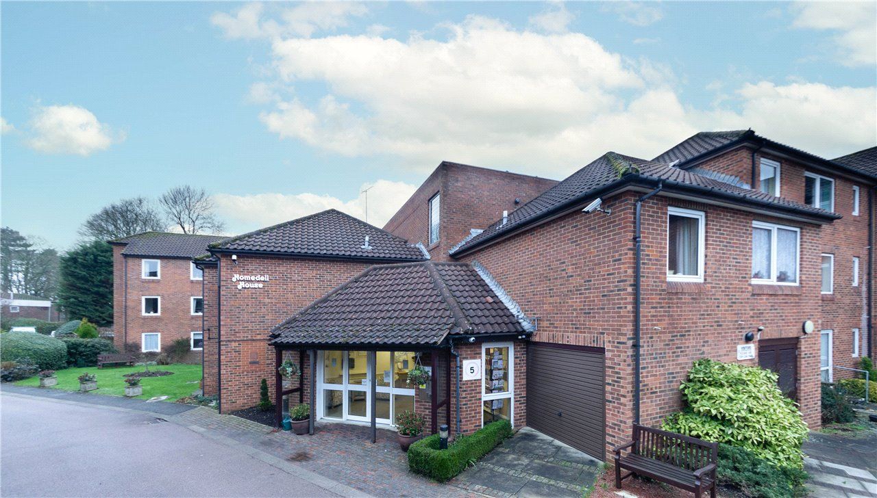 1 bed flat to rent in Roundwood Lane, Harpenden, Hertfordshire AL5 Zoopla