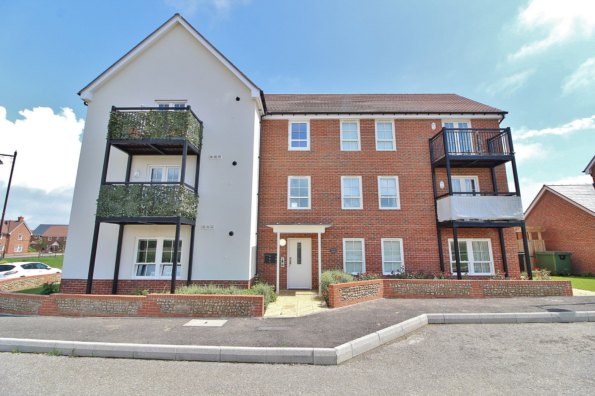 2 bed flat for sale in Painters Crescent, Waterlooville PO7 Zoopla