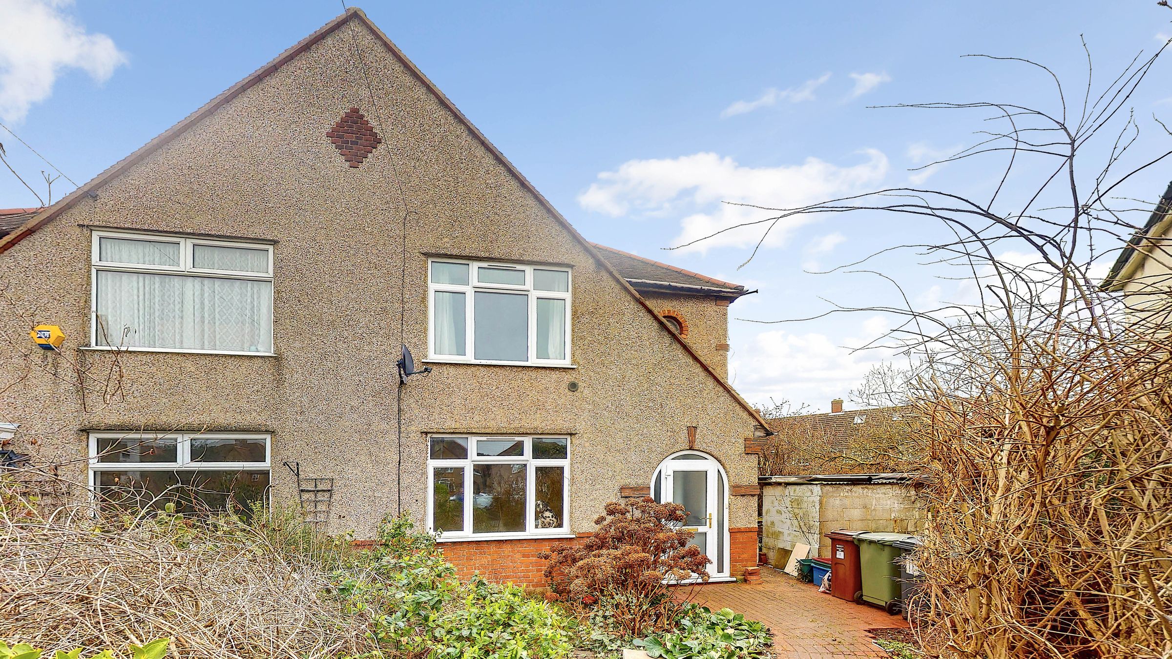 Chatsworth Cres Off Heath Road, Hounslow TW3  