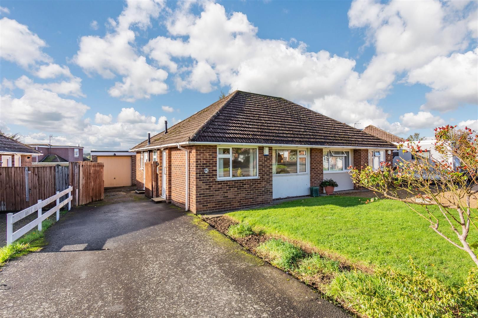 2 bed semidetached bungalow for sale in Bramley Crescent, Bearsted
