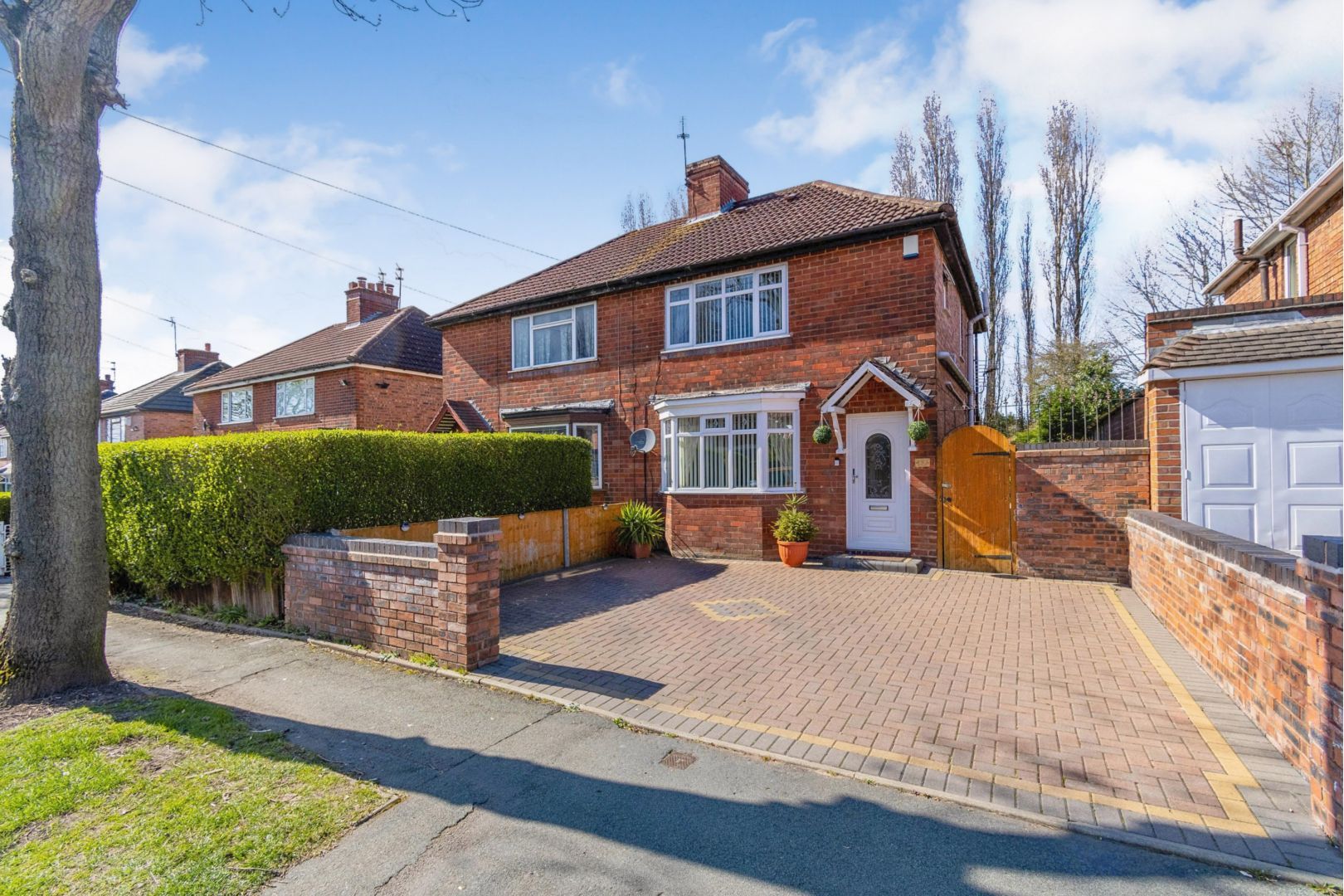 3 bed semidetached house for sale in Newbolds Road, Wolverhampton WV10
