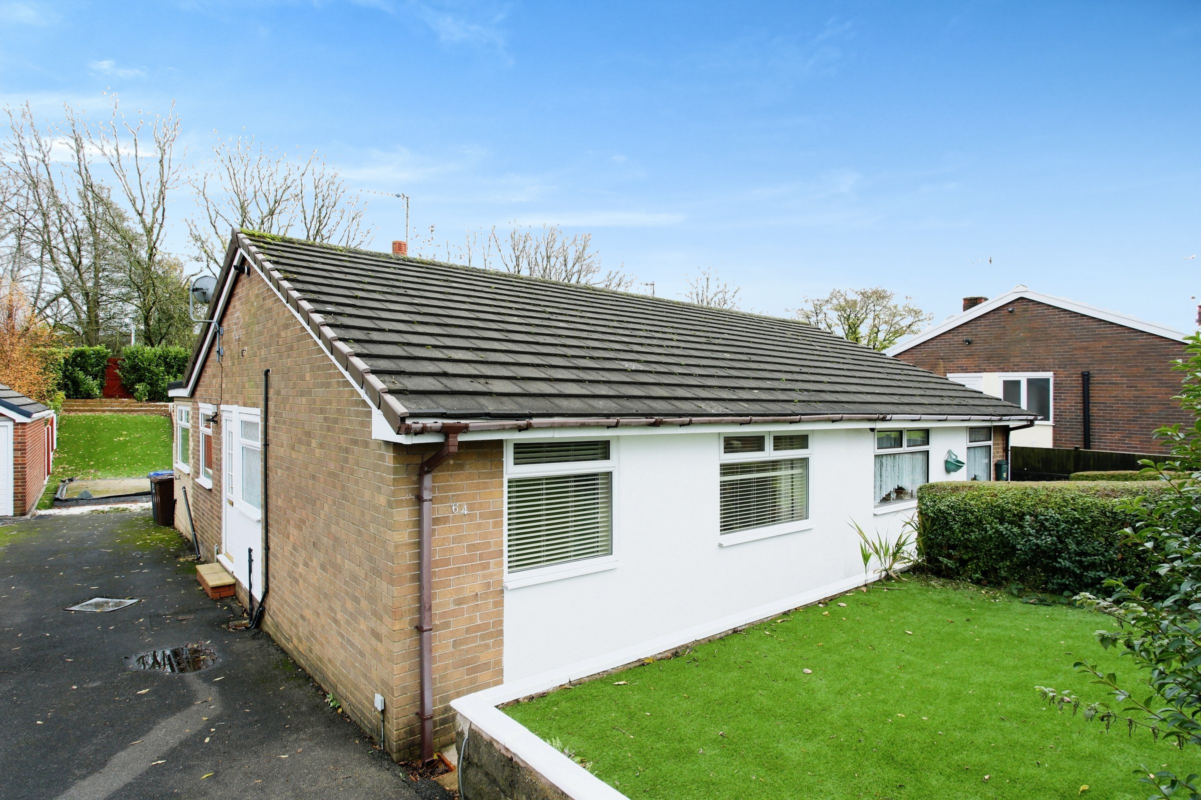 3 bed semidetached bungalow for sale in Long Valley Road, Gillow Heath