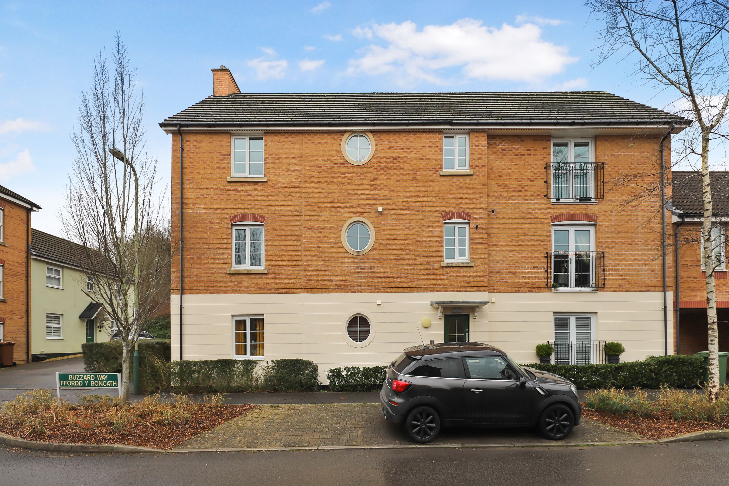 1 bed flat for sale in Buzzard Way, Penallta, Hengoed CF82 Zoopla